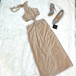 Prom ❤️ NWT Lulu’s Gorgeous Cut Out Gold Shimmer Halter Maxi Dress w/ Neck Bow M